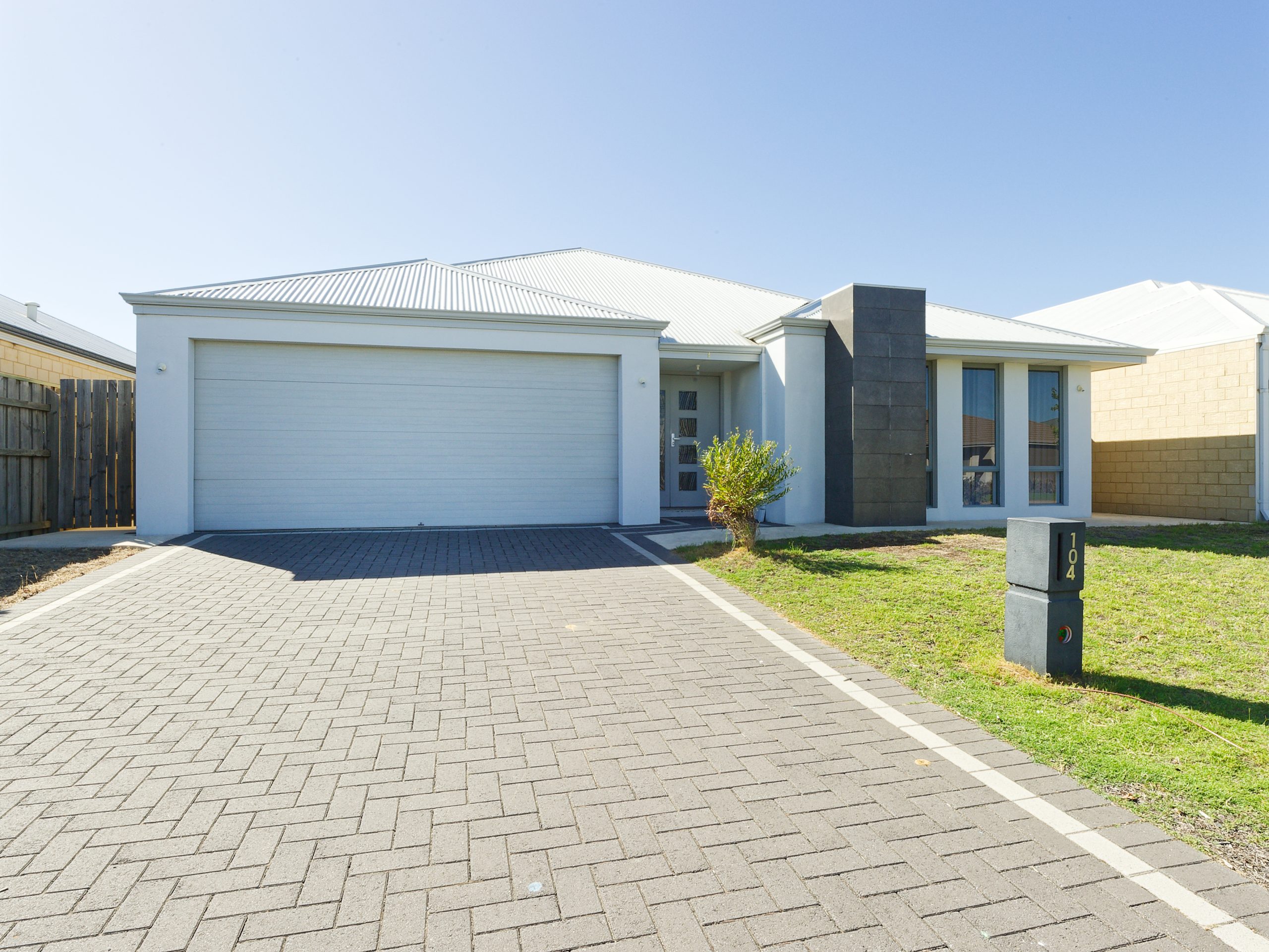 104 Sapphire Chase, WELLARD, WA 6170 AUS