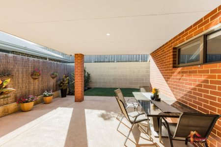 8 Quartz Avenue, WELLARD, WA 6170 AUS