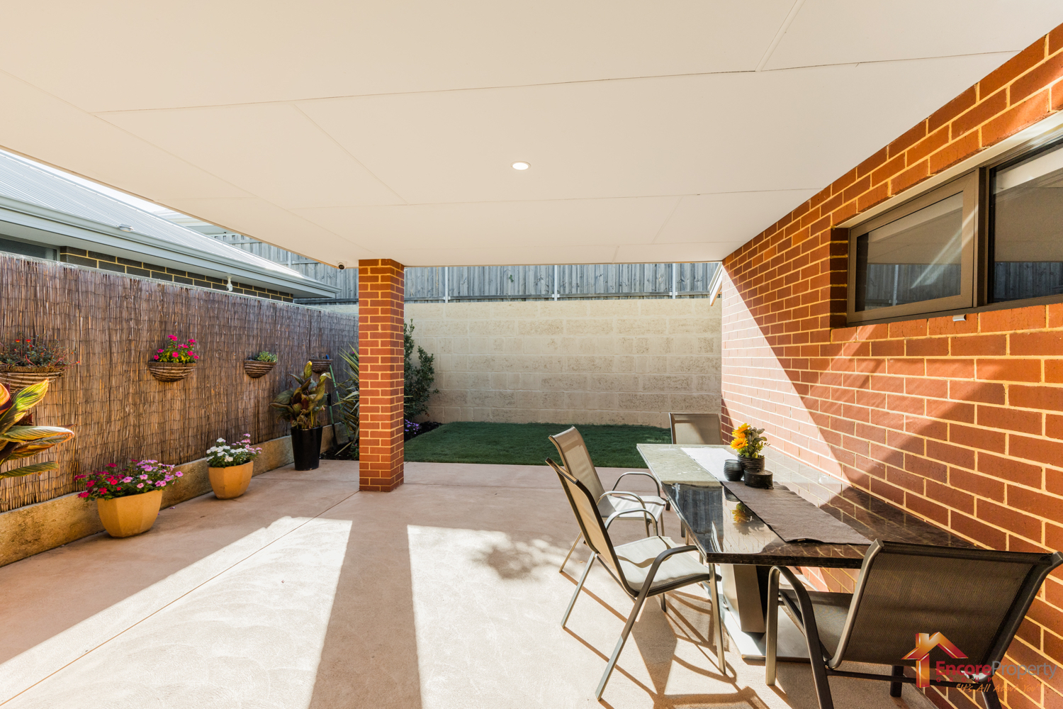 8 Quartz Avenue, WELLARD, WA 6170 AUS