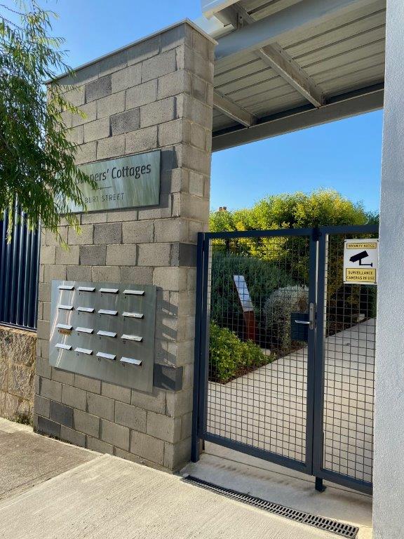 16/2 Burt Street, FREMANTLE, WA 6160 AUS