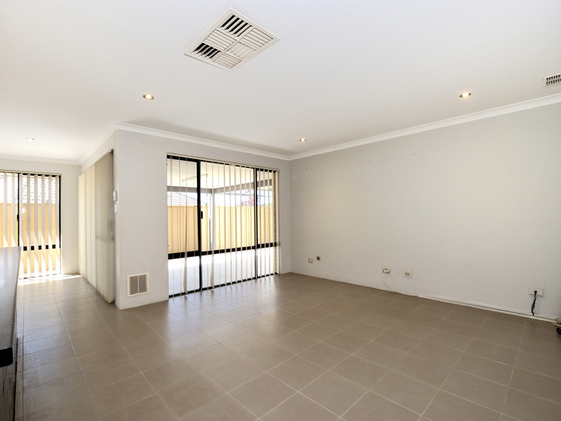 86 Cheltenham Loop, BERTRAM, WA 6167 AUS