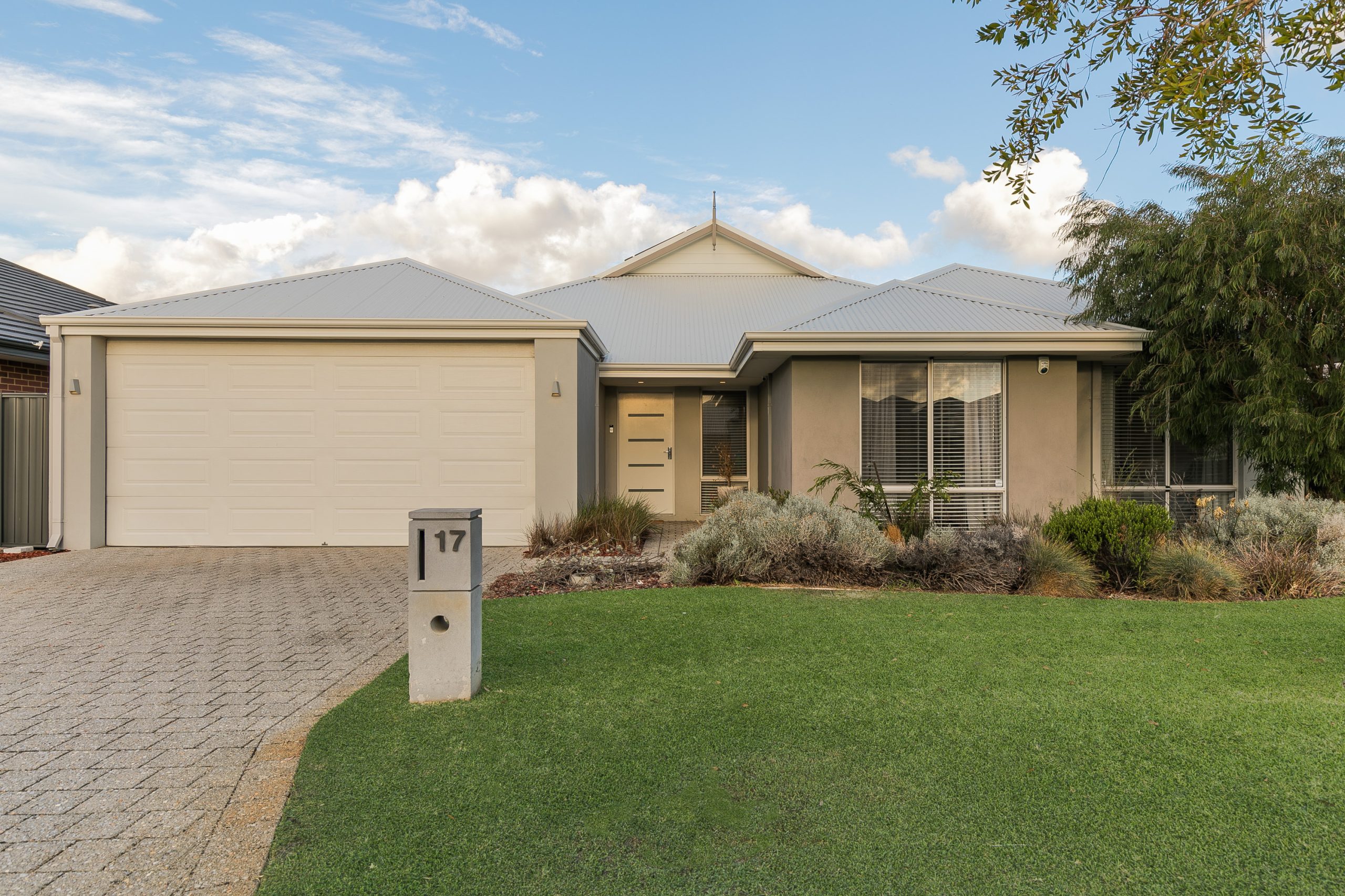 17 Ellsworth Road, WELLARD, WA 6170 AUS