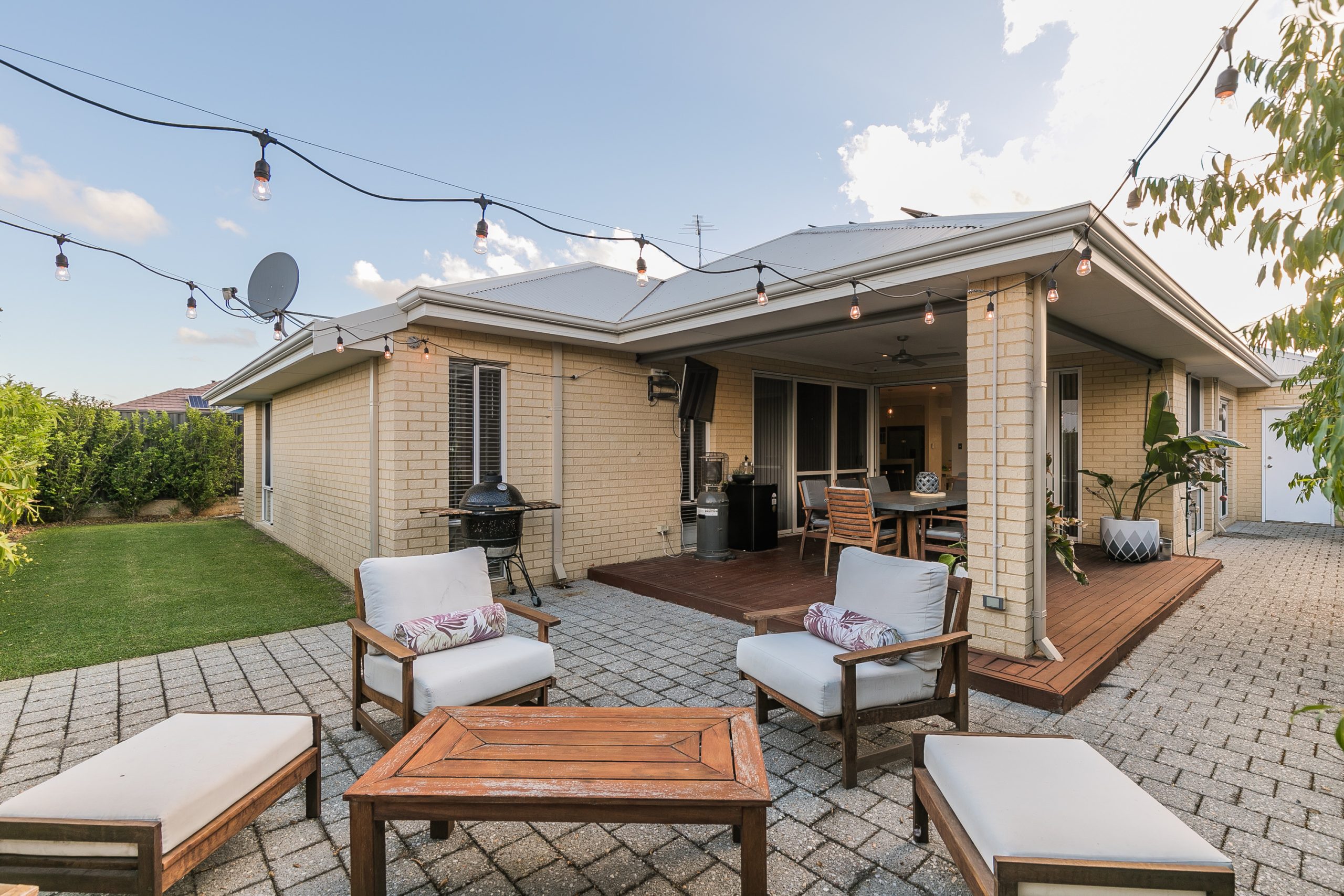 17 Ellsworth Road, WELLARD, WA 6170 AUS