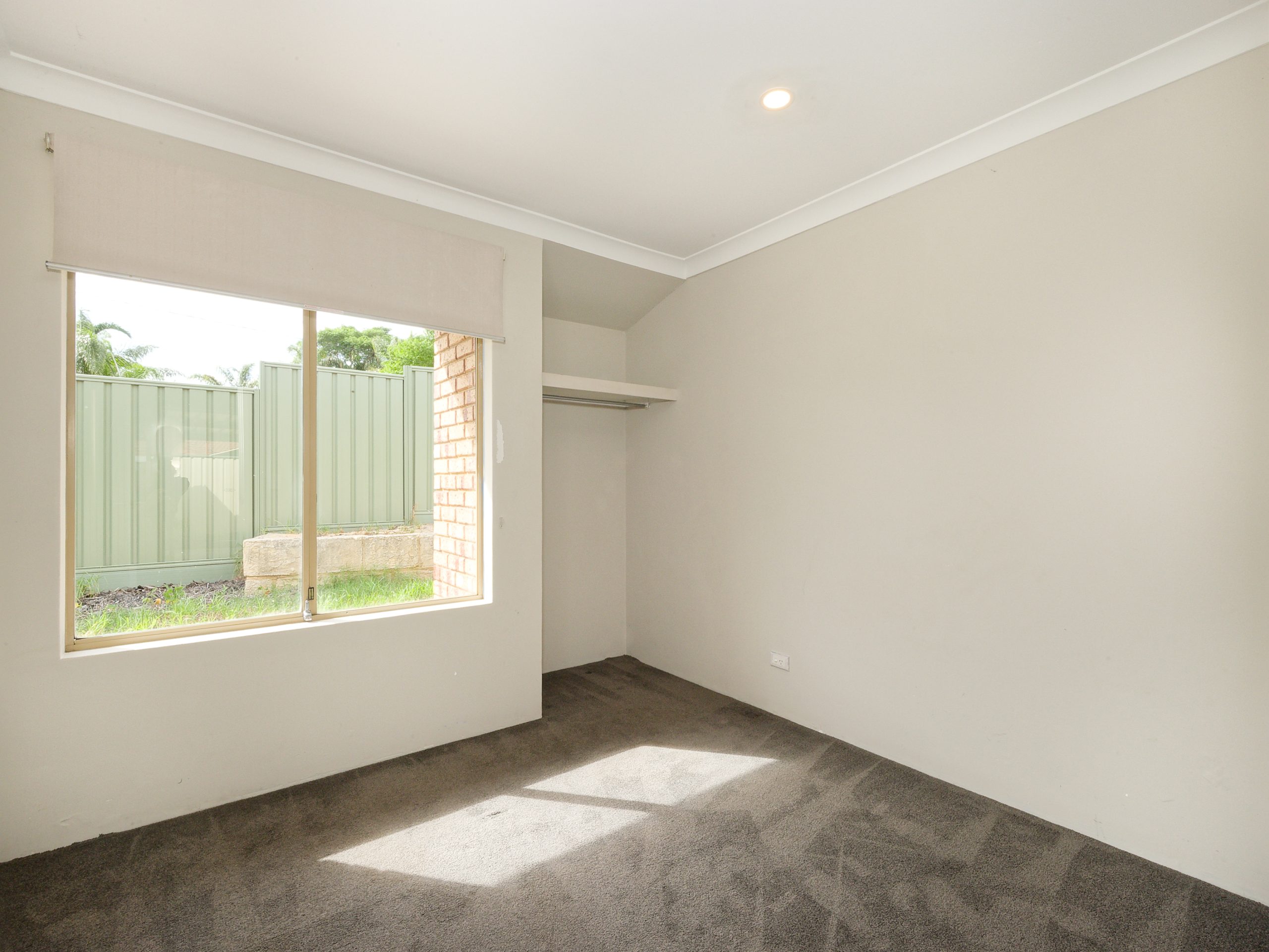 20 Mckanna Gardens, PARMELIA, WA 6167 AUS