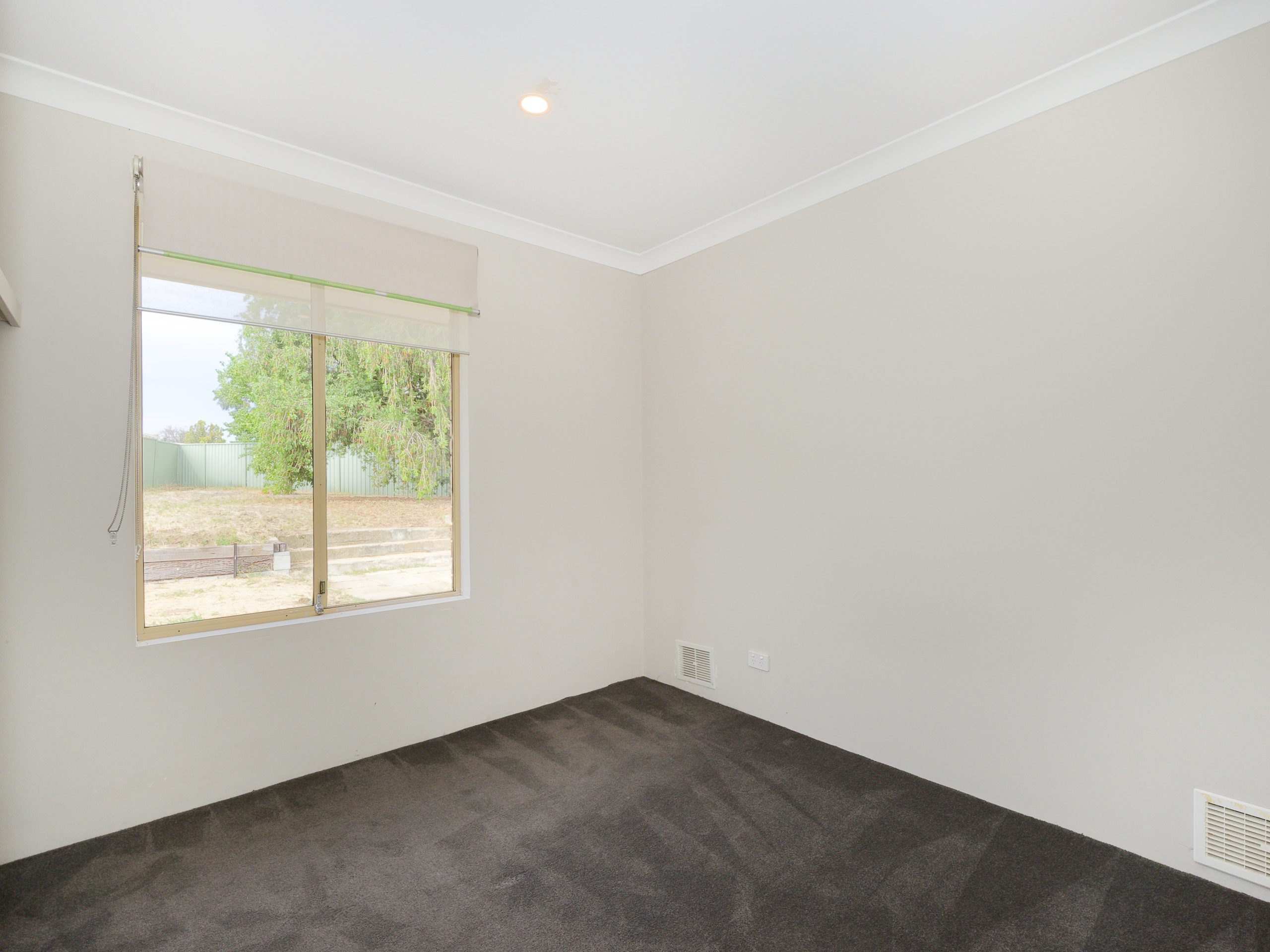 20 Mckanna Gardens, PARMELIA, WA 6167 AUS