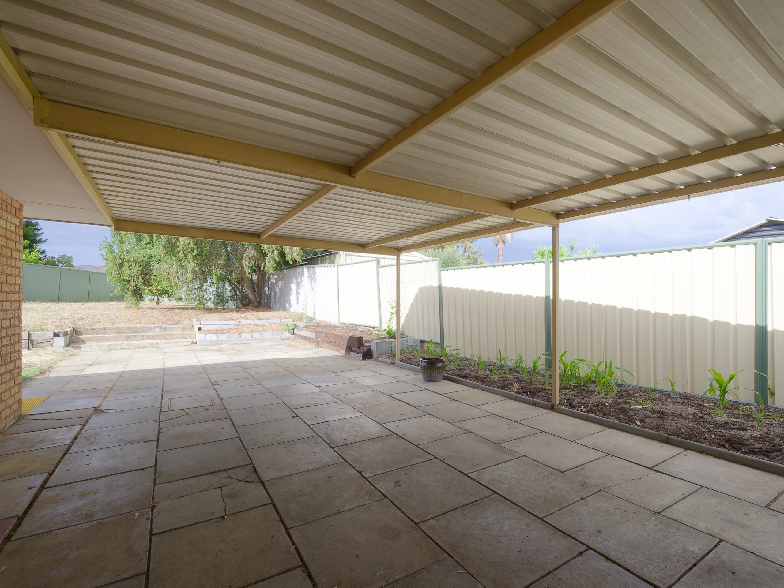 20 Mckanna Gardens, PARMELIA, WA 6167 AUS