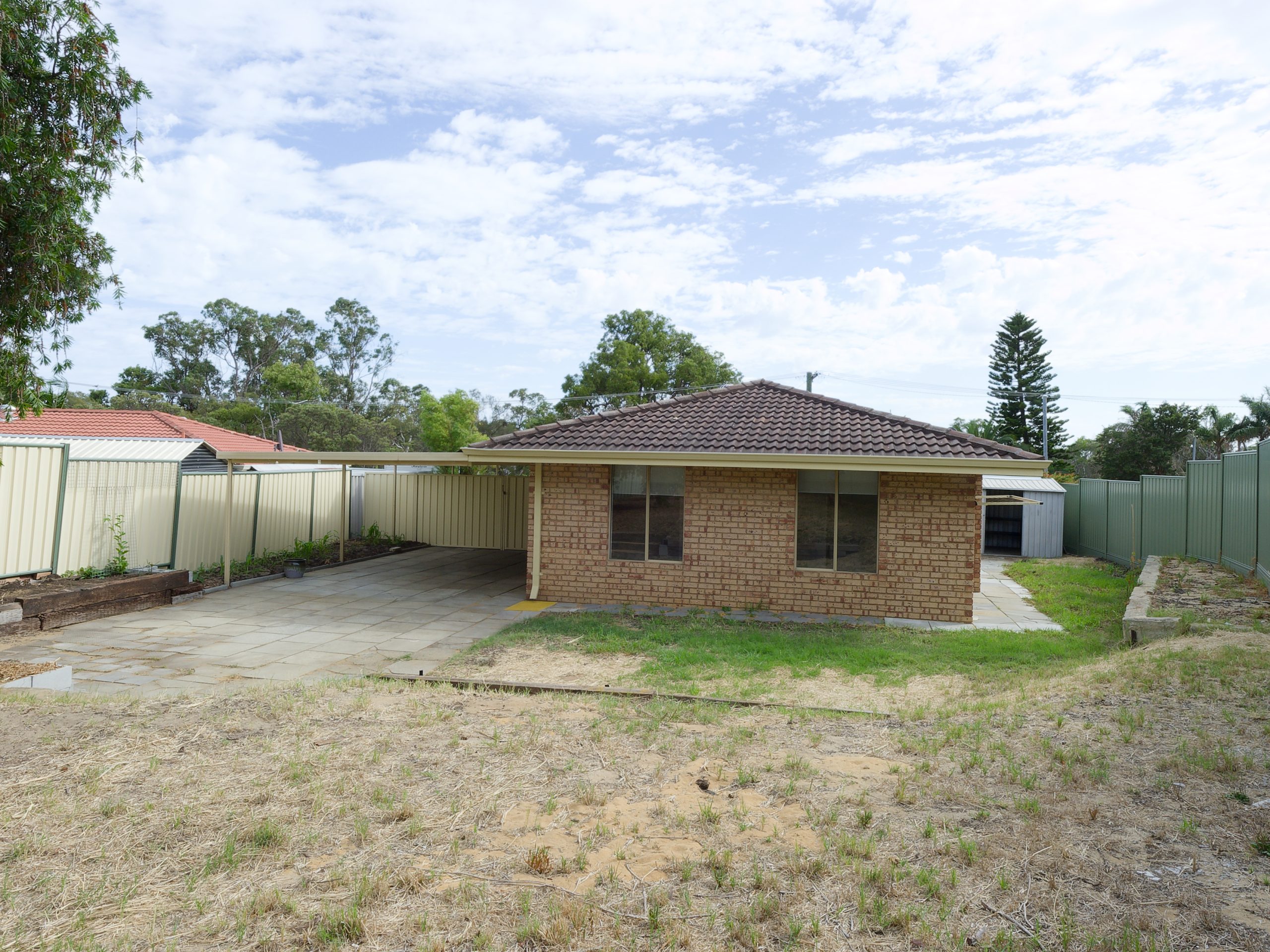 20 Mckanna Gardens, PARMELIA, WA 6167 AUS