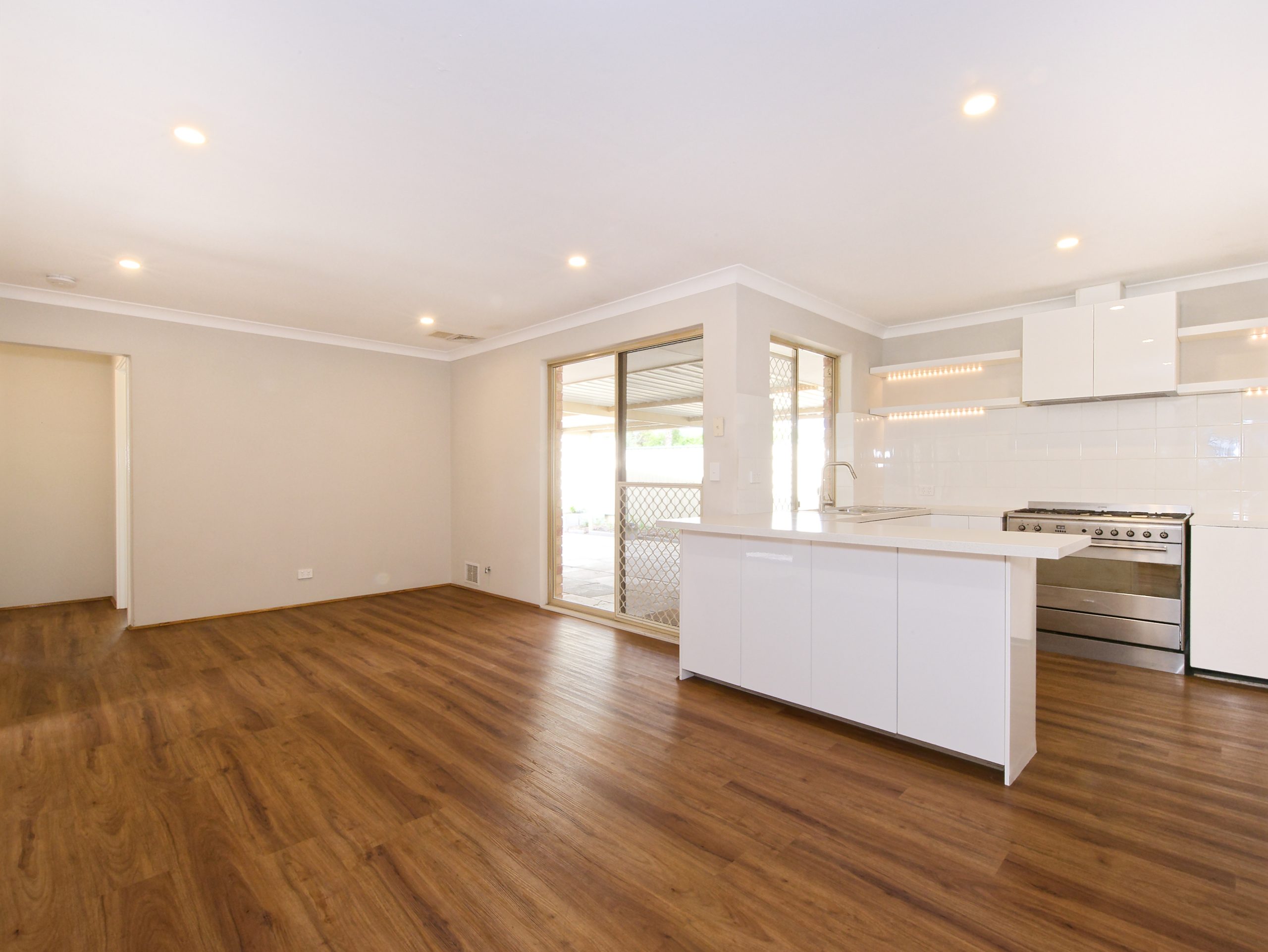 20 Mckanna Gardens, PARMELIA, WA 6167 AUS