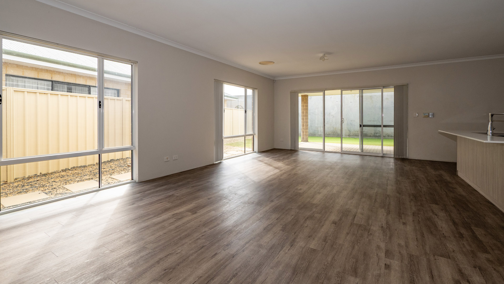 114 Sapphire Chase, WELLARD, WA 6170 AUS