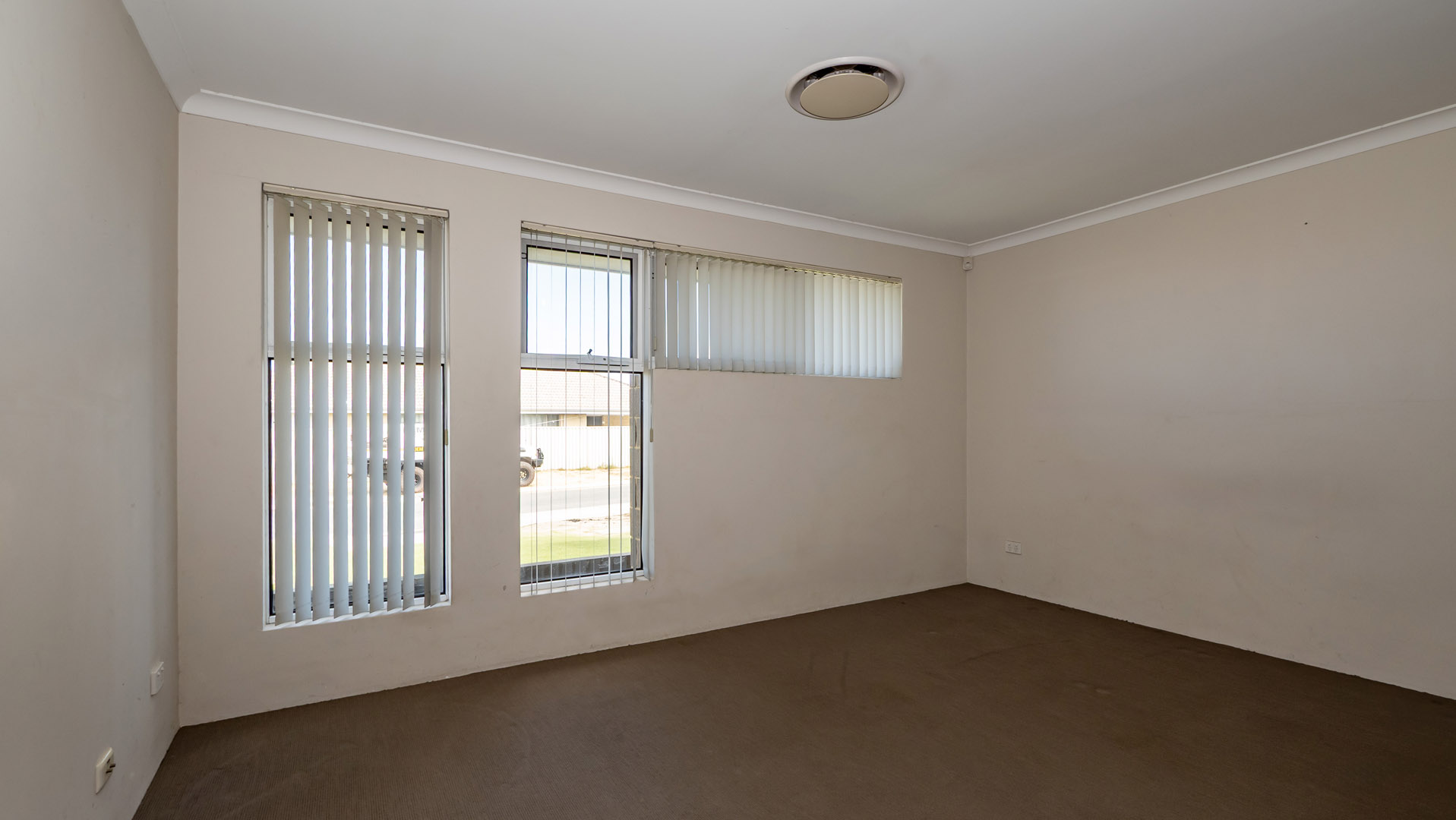 114 Sapphire Chase, WELLARD, WA 6170 AUS