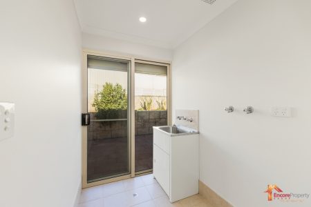 6 Hargrave Place, PARMELIA, WA 6167 AUS