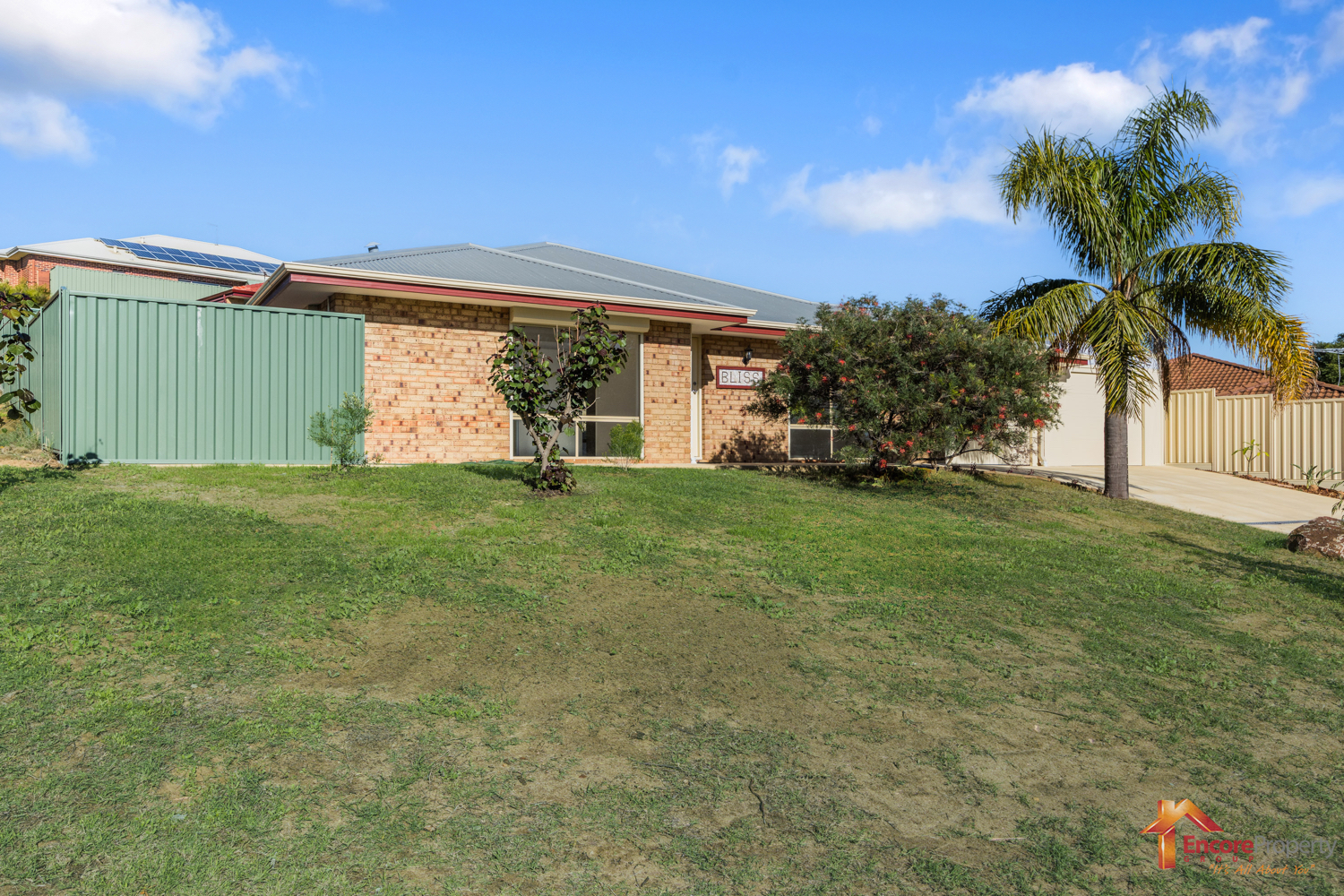 6 Hargrave Place, PARMELIA, WA 6167 AUS