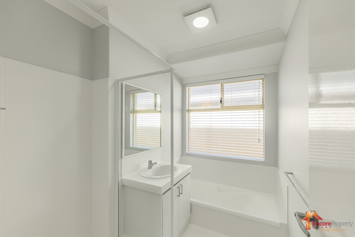17 Silvertop Circle, WARNBRO, WA 6169 AUS