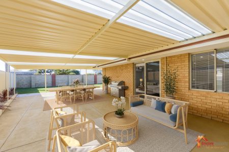 17 Silvertop Circle, WARNBRO, WA 6169 AUS