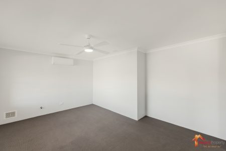 17 Silvertop Circle, WARNBRO, WA 6169 AUS