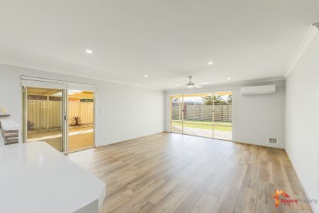 17 Silvertop Circle, WARNBRO, WA 6169 AUS