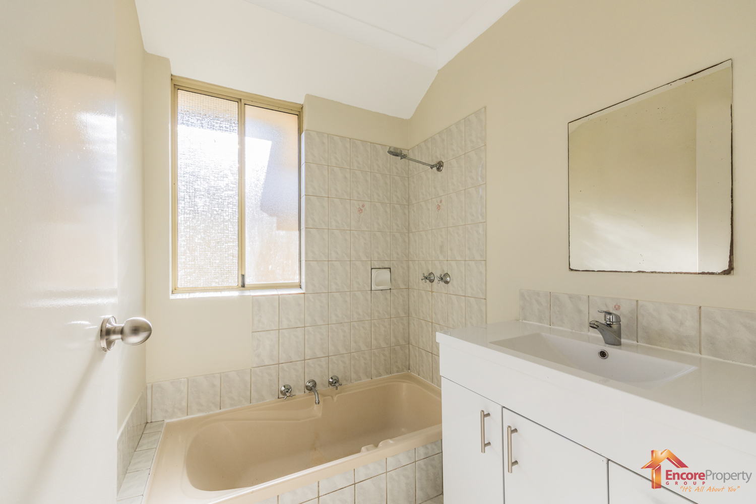 6 Isdell Place, GREENFIELDS, WA 6210 AUS