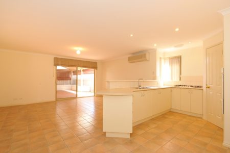4/23 Montebourg Meander, PORT KENNEDY, WA 6172 AUS