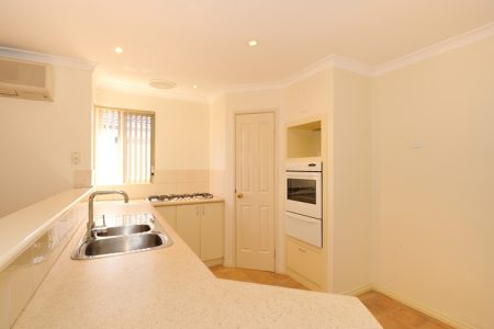 4/23 Montebourg Meander, PORT KENNEDY, WA 6172 AUS