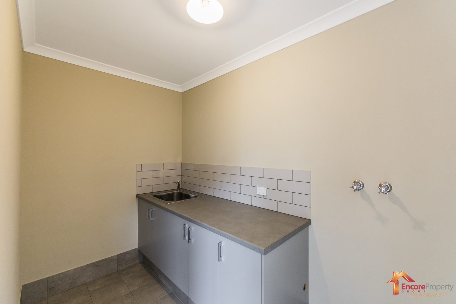 6 Sapphire Chase, WELLARD, WA 6170 AUS