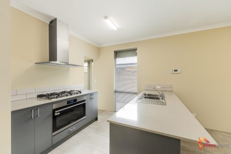 6 Sapphire Chase, WELLARD, WA 6170 AUS