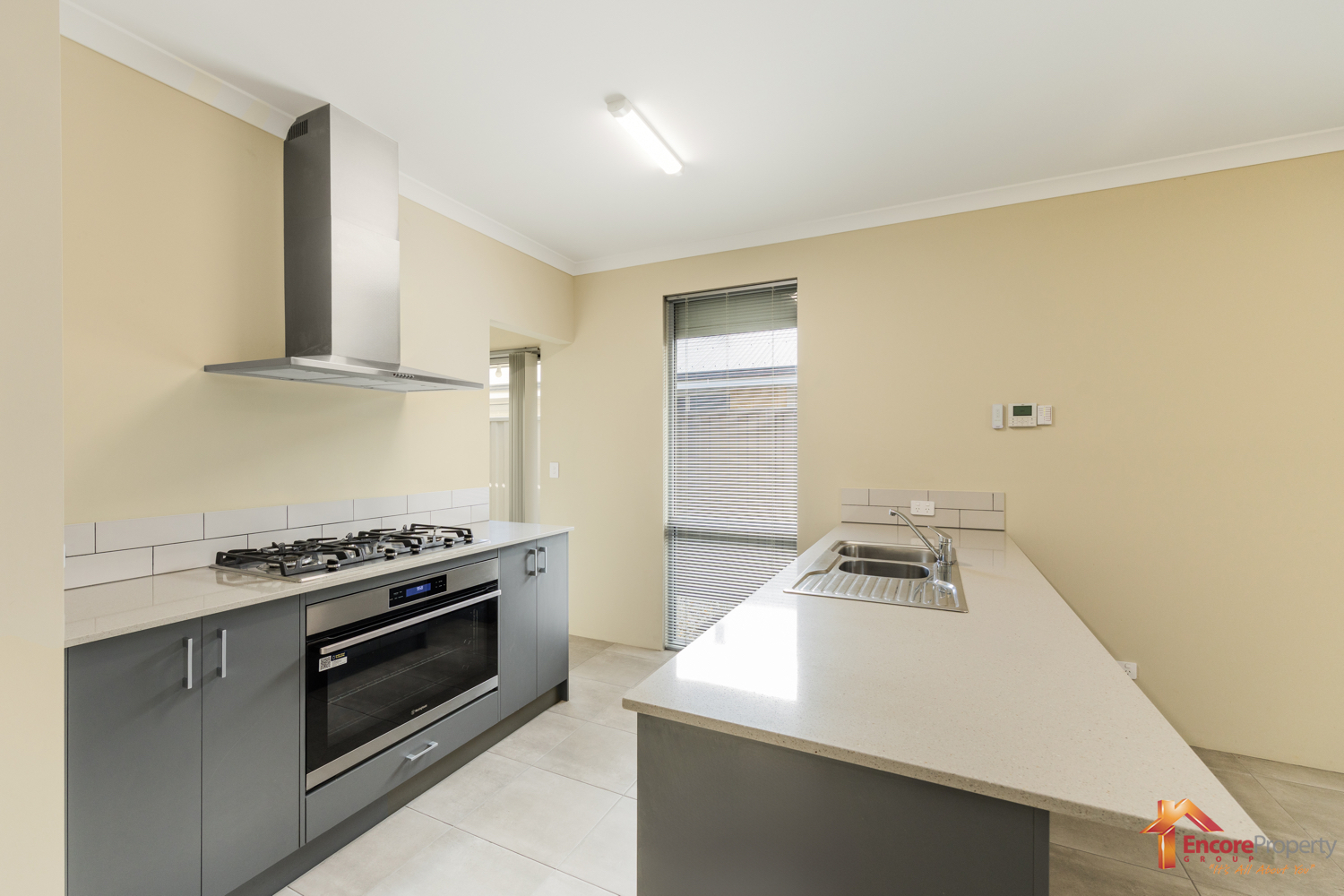 6 Sapphire Chase, WELLARD, WA 6170 AUS