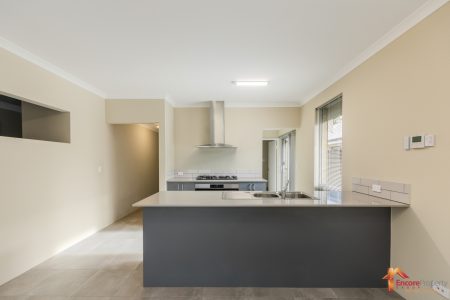 6 Sapphire Chase, WELLARD, WA 6170 AUS