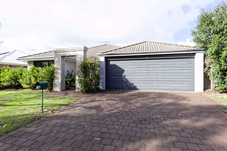 34 Beauchamp Loop, WELLARD, WA 6170 AUS