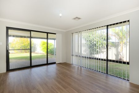 34 Beauchamp Loop, WELLARD, WA 6170 AUS