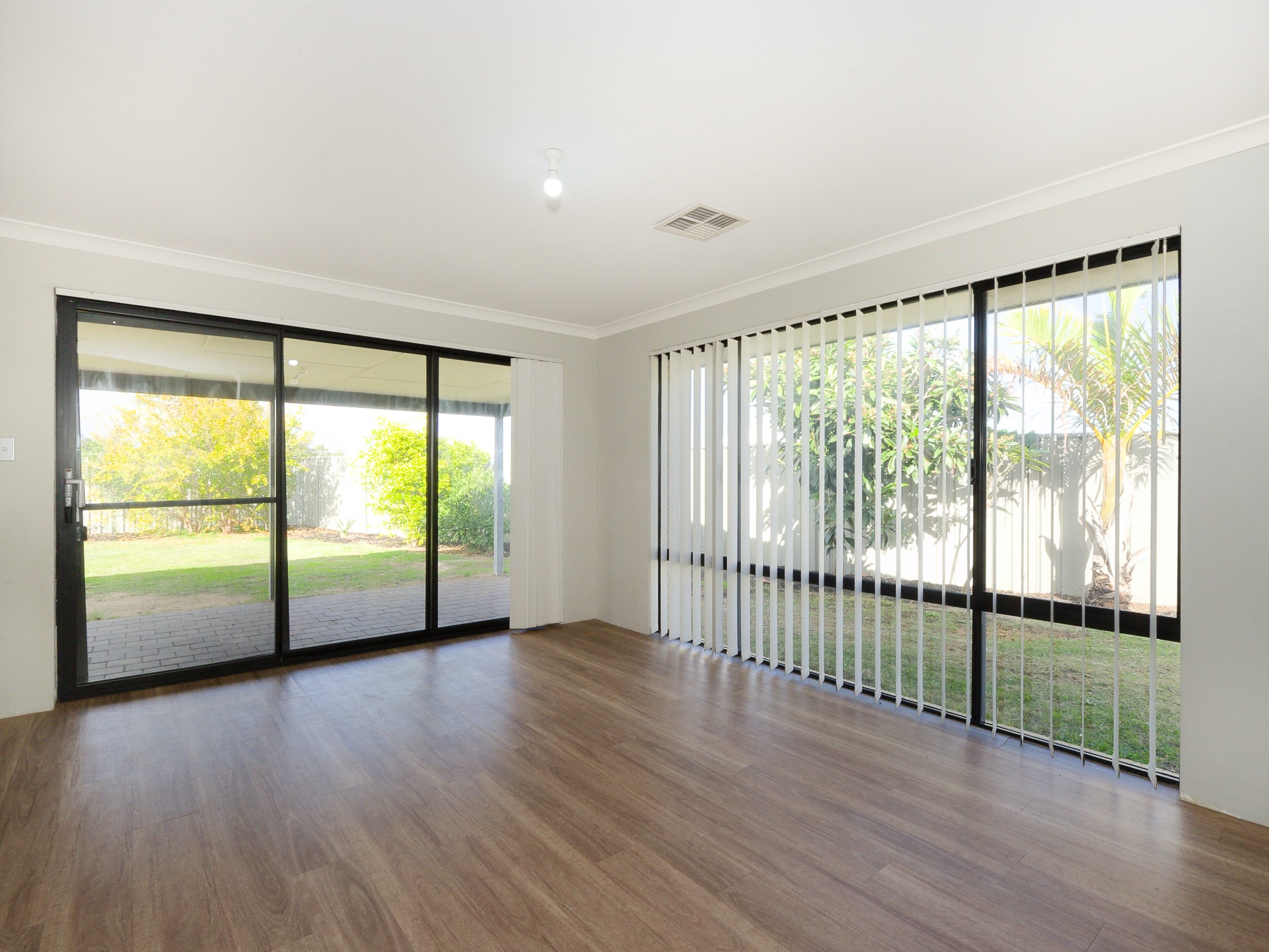 34 Beauchamp Loop, WELLARD, WA 6170 AUS