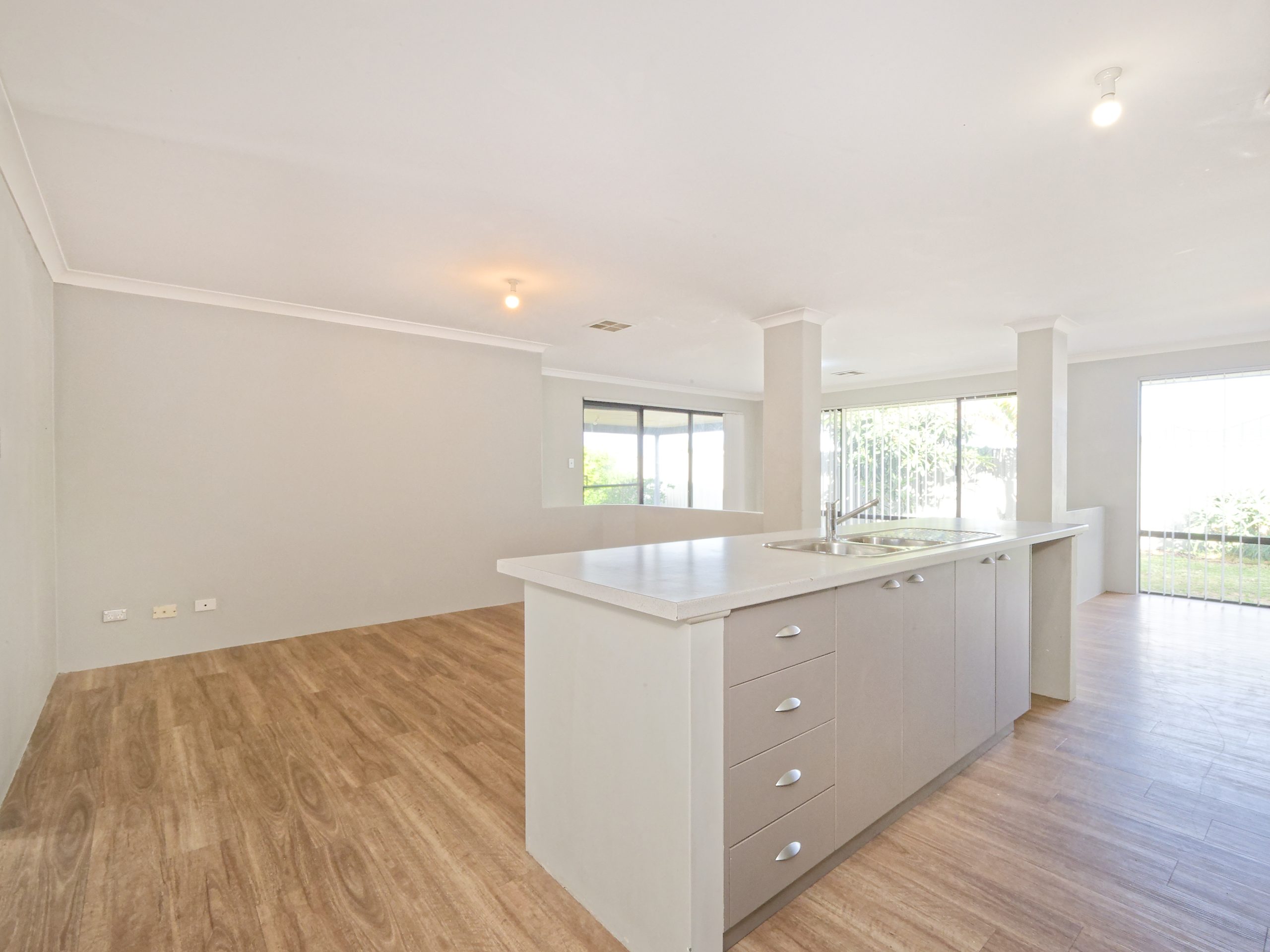 34 Beauchamp Loop, WELLARD, WA 6170 AUS