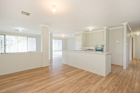 34 Beauchamp Loop, WELLARD, WA 6170 AUS