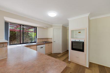 16 Colchester Avenue, ORELIA, WA 6167 AUS