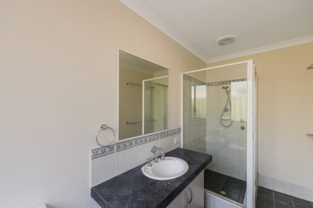 16 Colchester Avenue, ORELIA, WA 6167 AUS