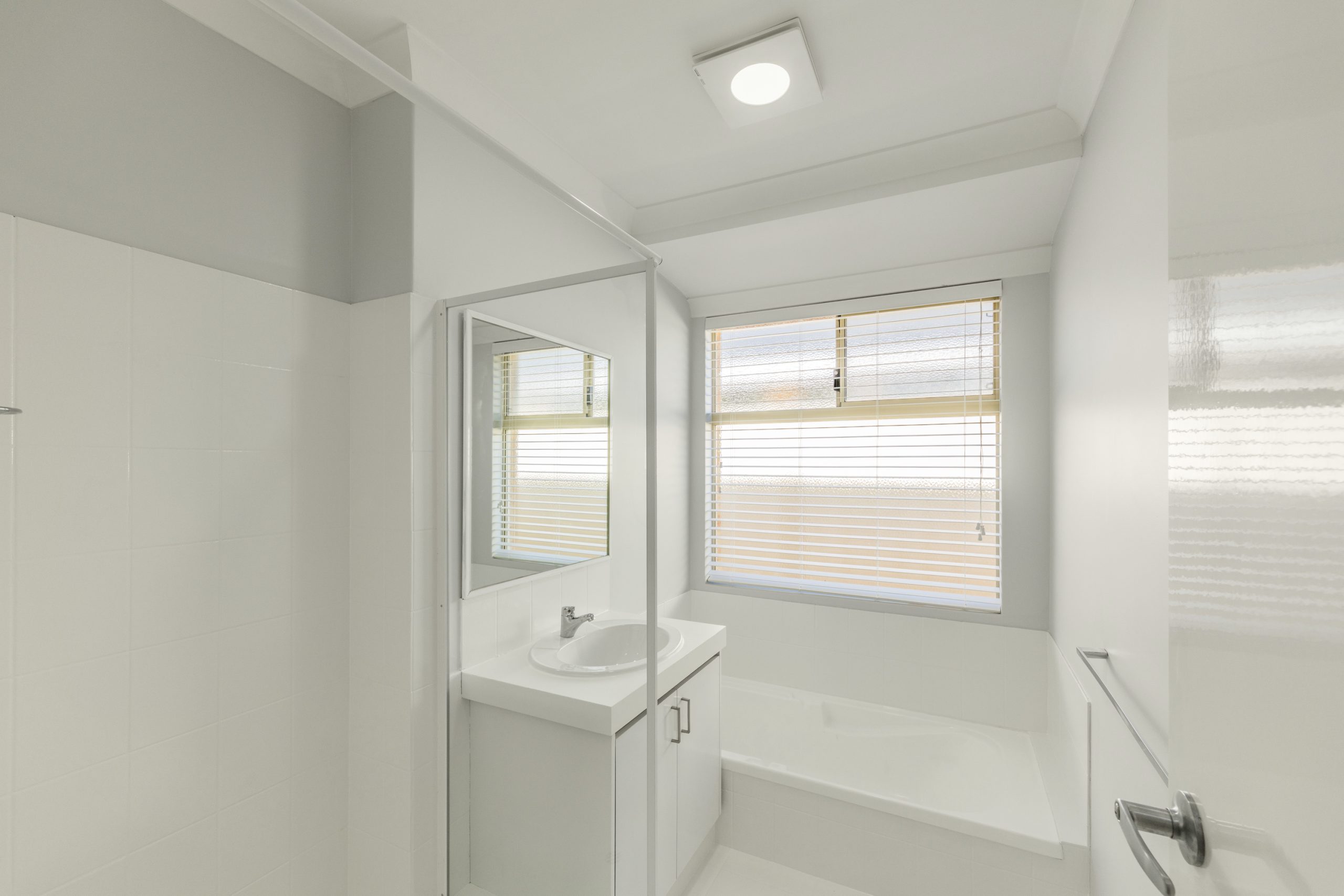 17 Silvertop Circle, WARNBRO, WA 6169 AUS