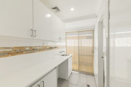 17 Silvertop Circle, WARNBRO, WA 6169 AUS