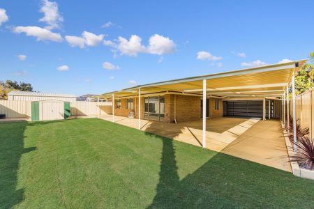 17 Silvertop Circle, WARNBRO, WA 6169 AUS