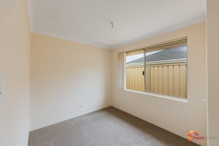 11 Bampton Road, ORELIA, WA 6167 AUS