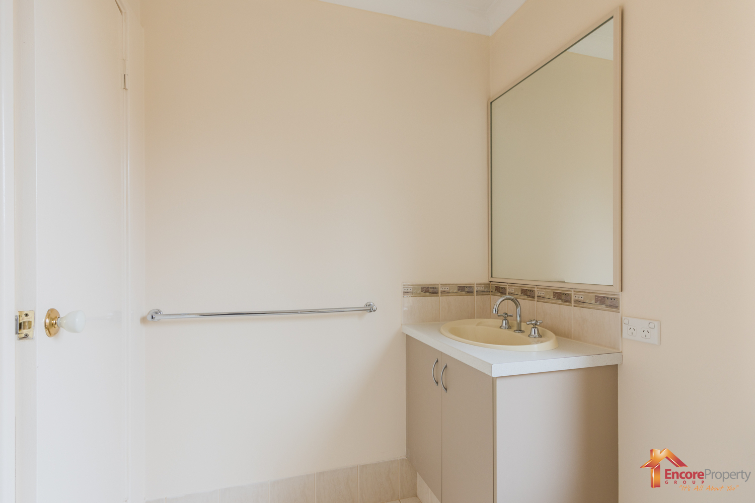 11 Bampton Road, ORELIA, WA 6167 AUS