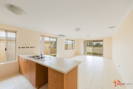 11 Bampton Road, ORELIA, WA 6167 AUS