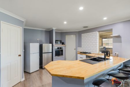 5 Mackay Place, COOLOONGUP, WA 6168 AUS