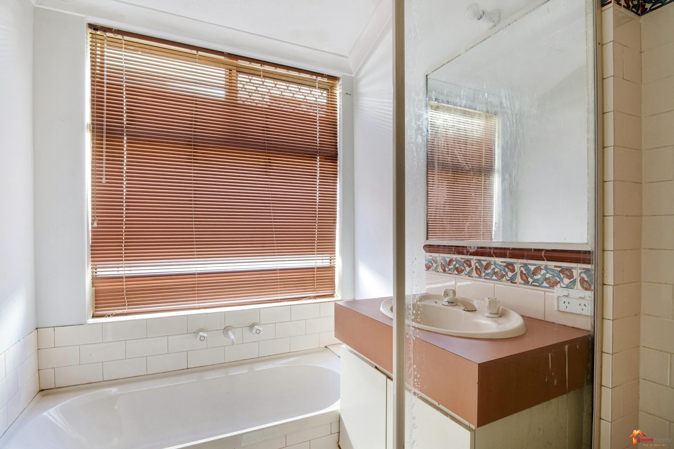 28 Bilya Gardens, LEDA, WA 6170 AUS