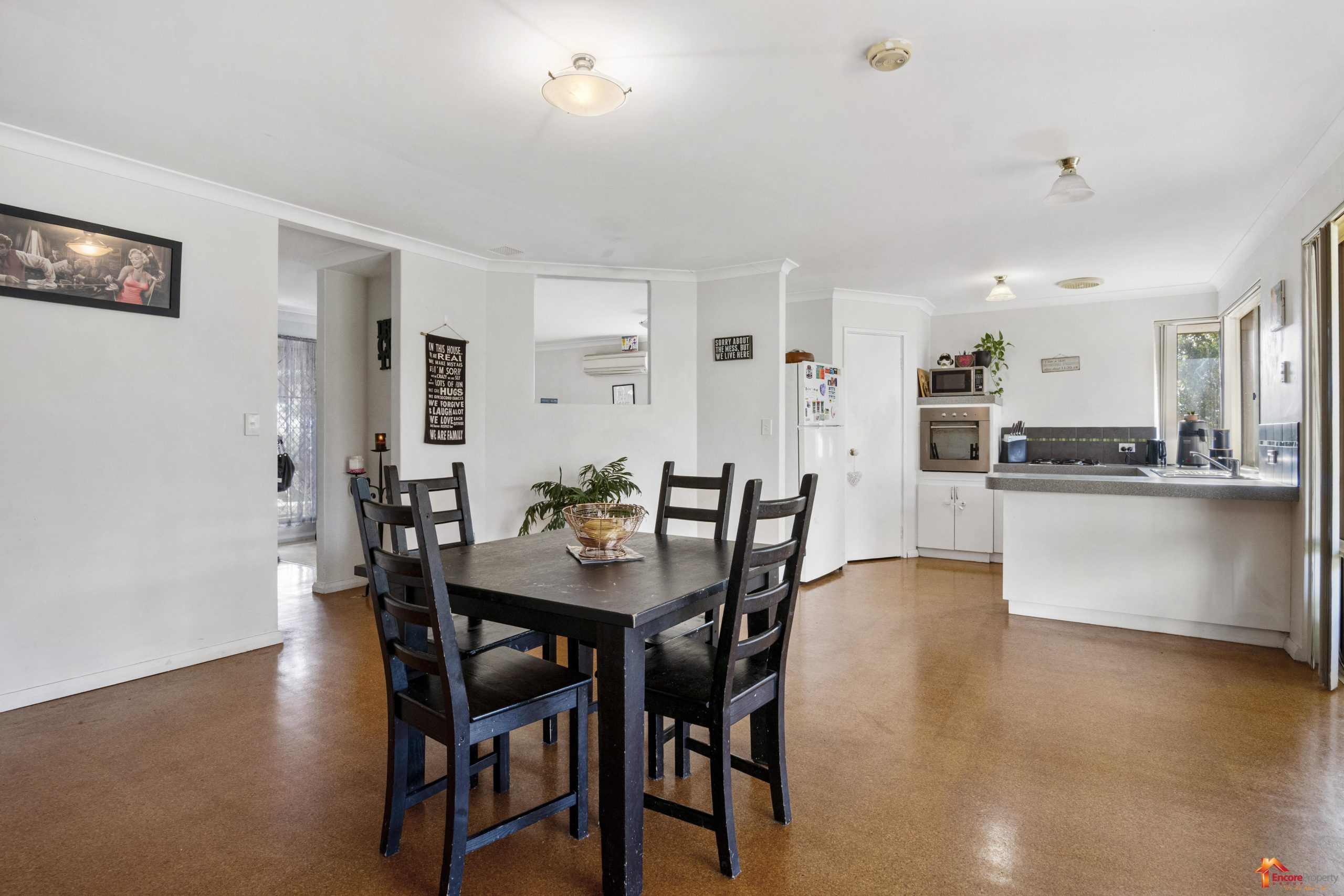 28 Bilya Gardens, LEDA, WA 6170 AUS