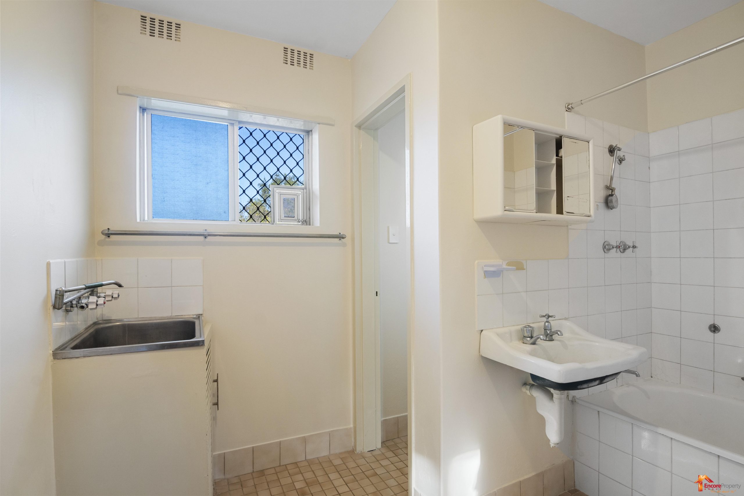 8/13 Milton Place, ORELIA, WA 6167 AUS