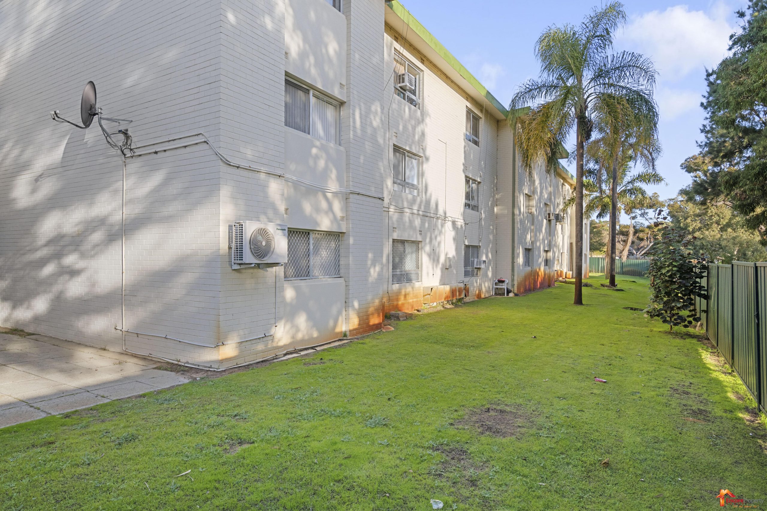 8/13 Milton Place, ORELIA, WA 6167 AUS