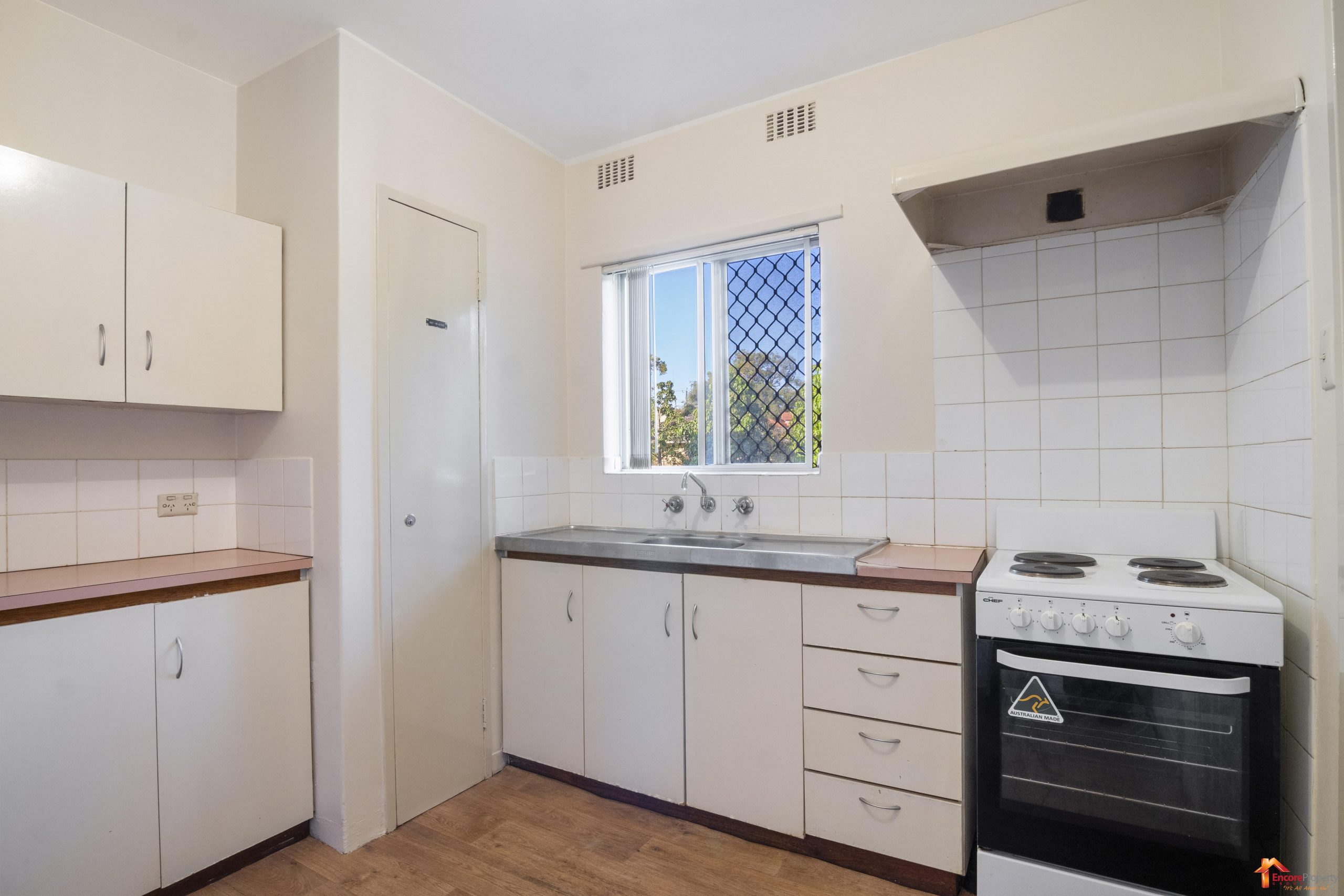 8/13 Milton Place, ORELIA, WA 6167 AUS