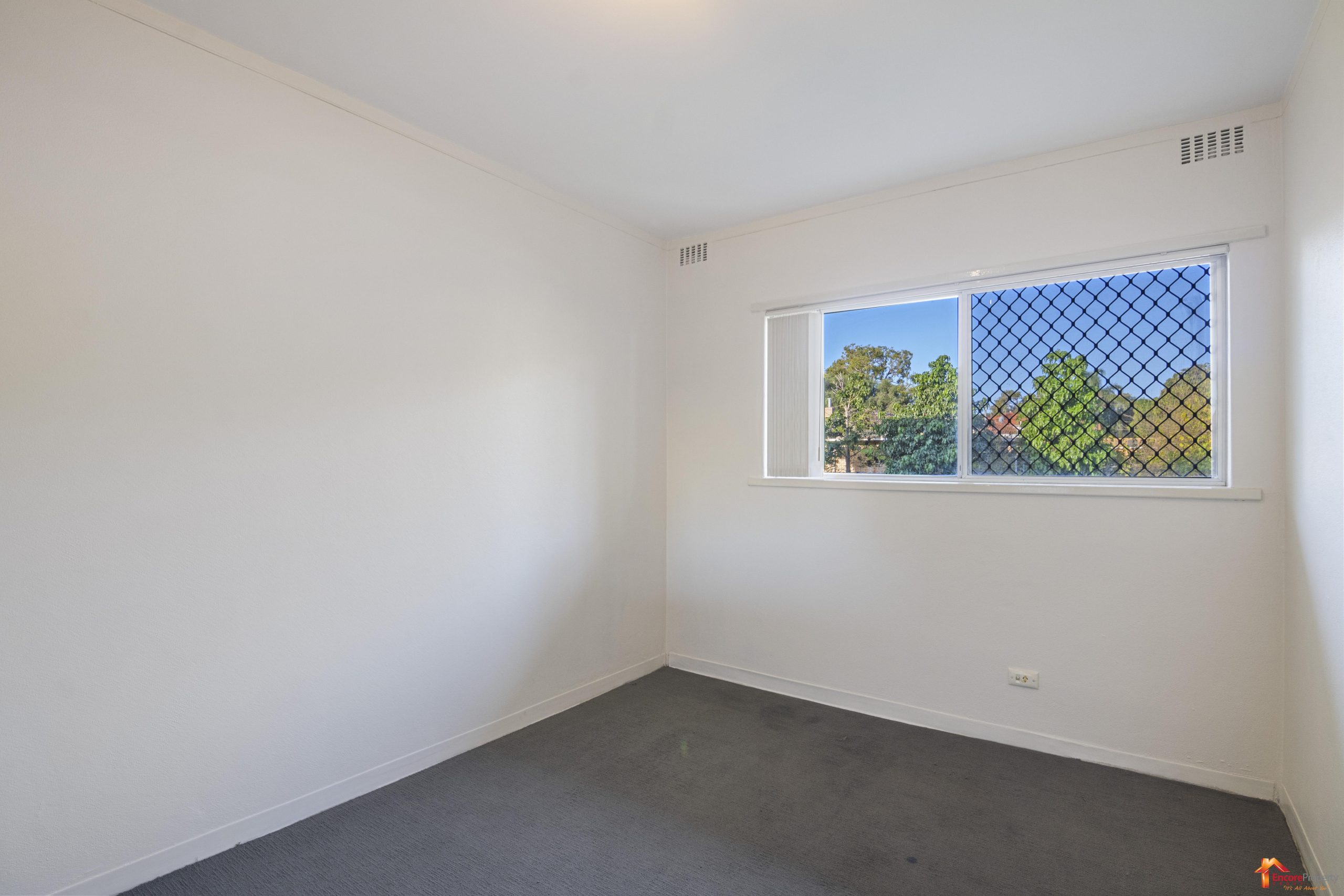 8/13 Milton Place, ORELIA, WA 6167 AUS