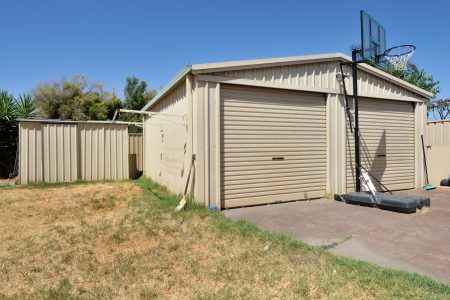 128 Alcock Street, MADDINGTON, WA 6109 AUS
