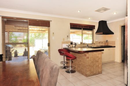 128 Alcock Street, MADDINGTON, WA 6109 AUS