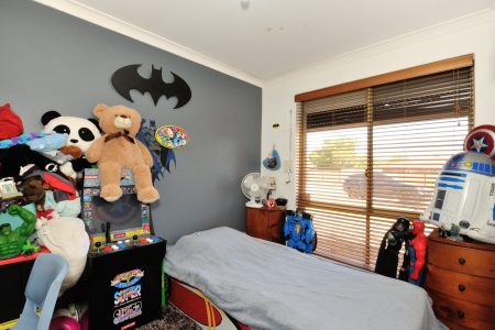 128 Alcock Street, MADDINGTON, WA 6109 AUS